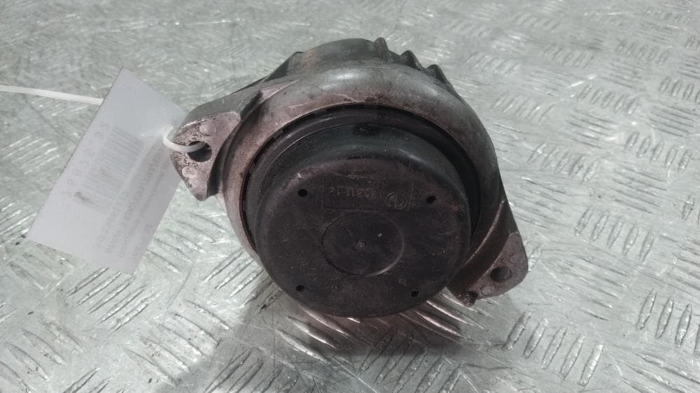 Подушка крепления двигателя к BMW 3 E90/E91/E92/E93 (05-10)