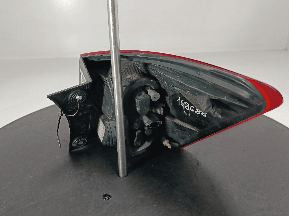 Фонарь задний левый к Nissan  Qashqai 1 (07-10)