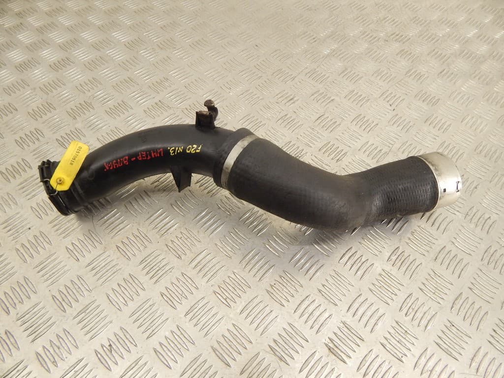 Патрубок интеркулера к BMW 1 F20/F21 (11-15)