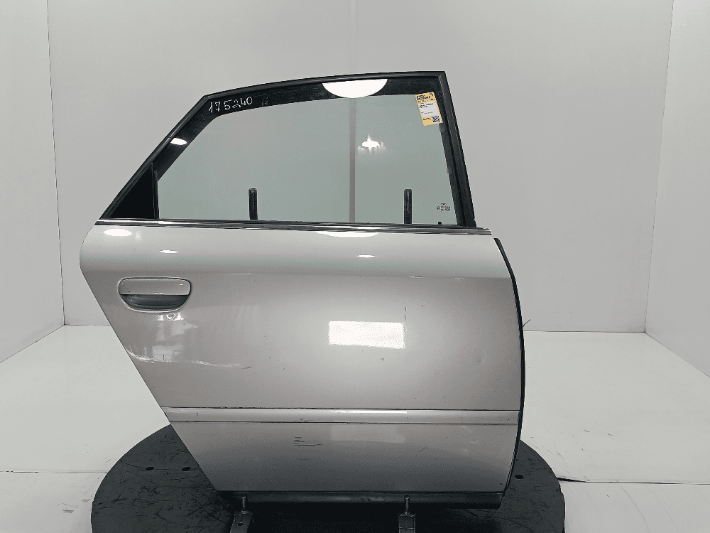 Дверь задняя правая к Audi A6 C5/4B (97-01)