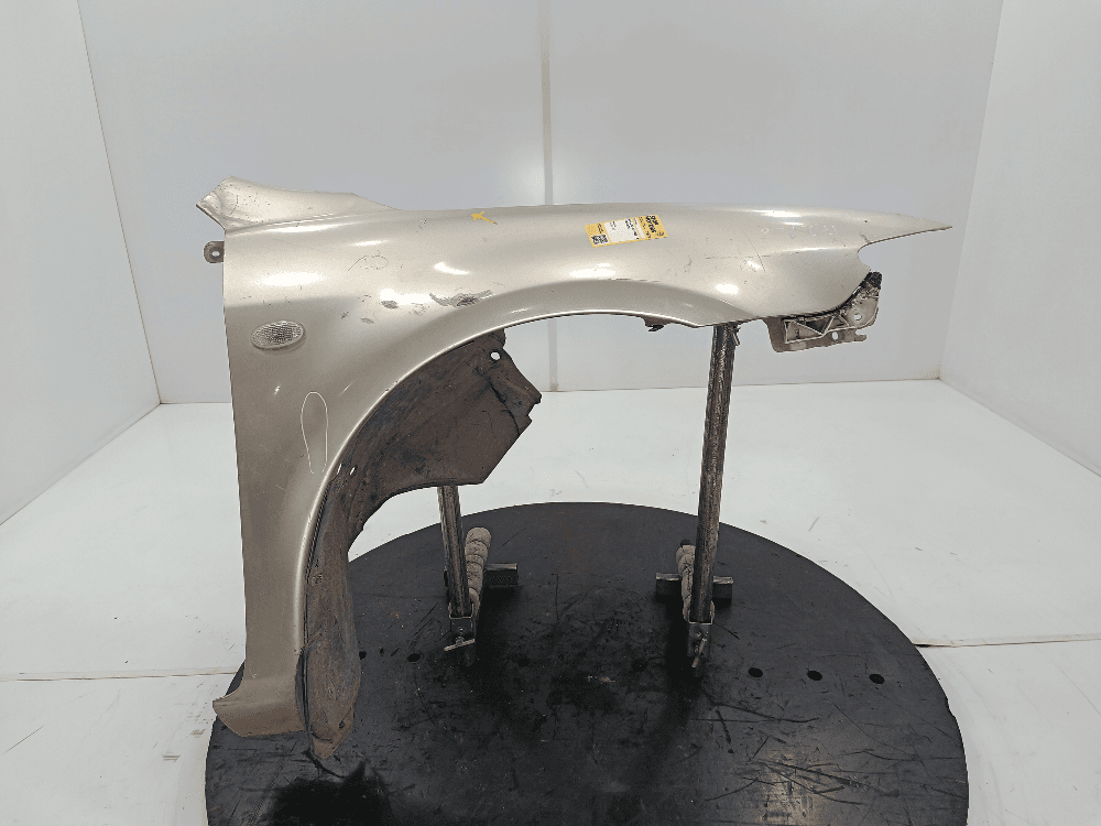 Крыло переднее правое к Mazda 6 1 (02-05)