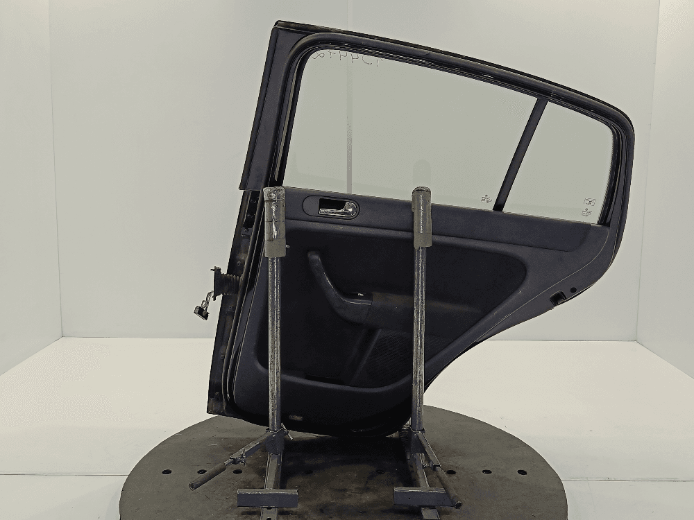 Дверь задняя правая к Volkswagen Golf Plus (05-09)