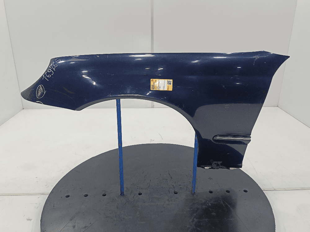 Крыло переднее левое к Mercedes C Class W203/S203/CL203 (00-04)