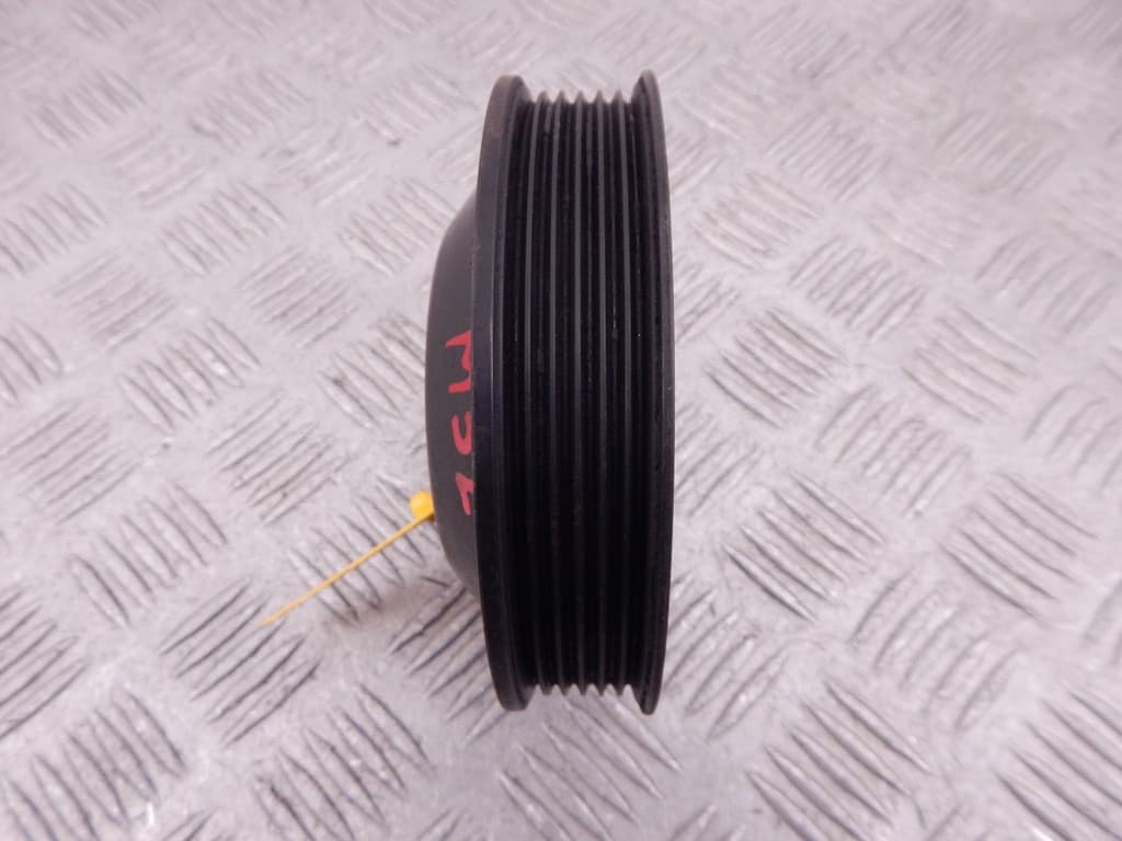 Шкив помпы к BMW 7 E38 (94-98)