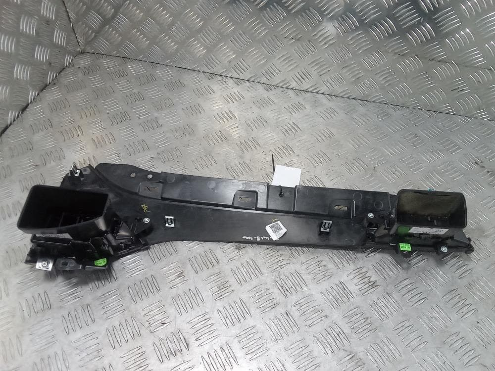 Накладка декоративная на торпедо к Tesla Model X (15-21)