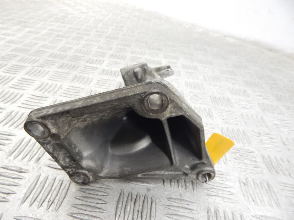 Кронштейн двигателя к BMW 3 E46 (97-03)