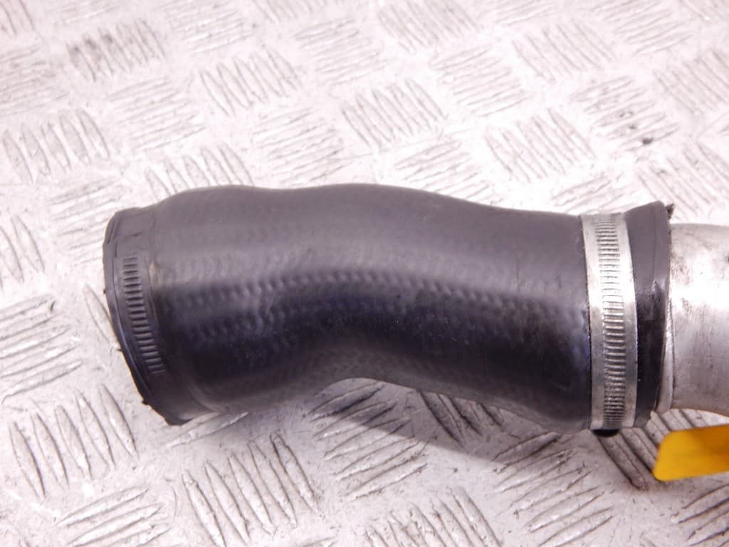 Патрубок интеркулера к BMW 6 E63/E64 (03-07)