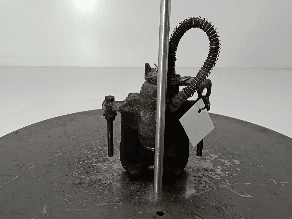 Суппорт задний правый к Renault Trafic 2 (01-06)