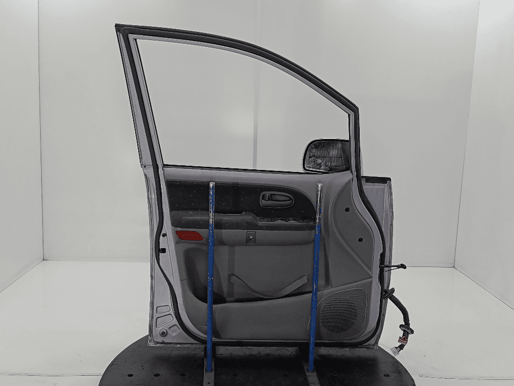 Дверь передняя левая к Hyundai Trajet (00-04)