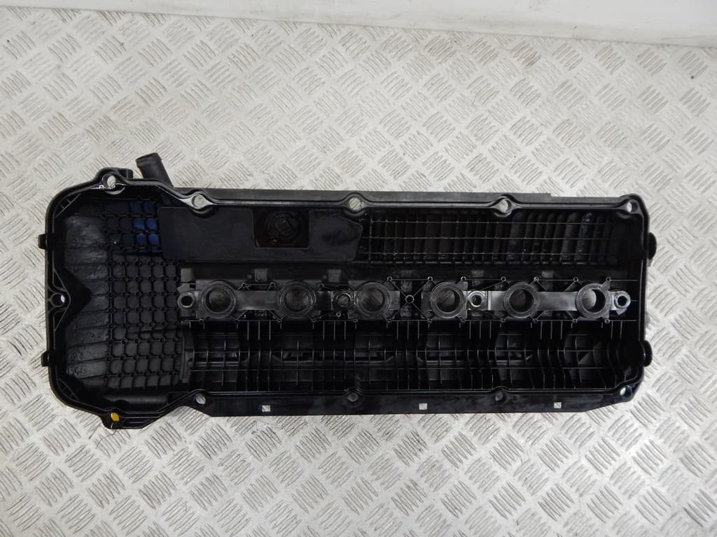 Клапанная крышка к BMW 5 E39 (95-00)