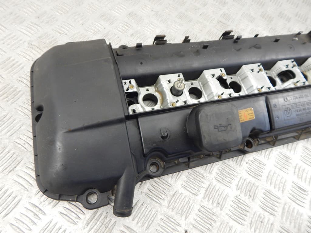 Клапанная крышка к BMW 5 E39 (95-00)