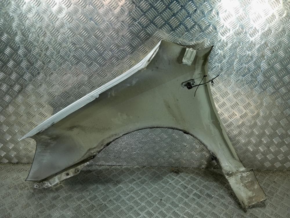 Крыло переднее правое к Kia Carens 2 (06-10)