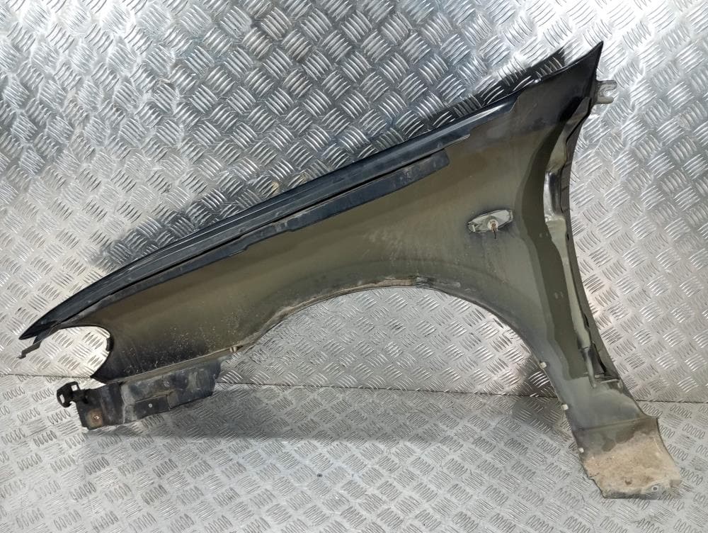 Крыло переднее правое к Nissan  Almera N16 (00-03)