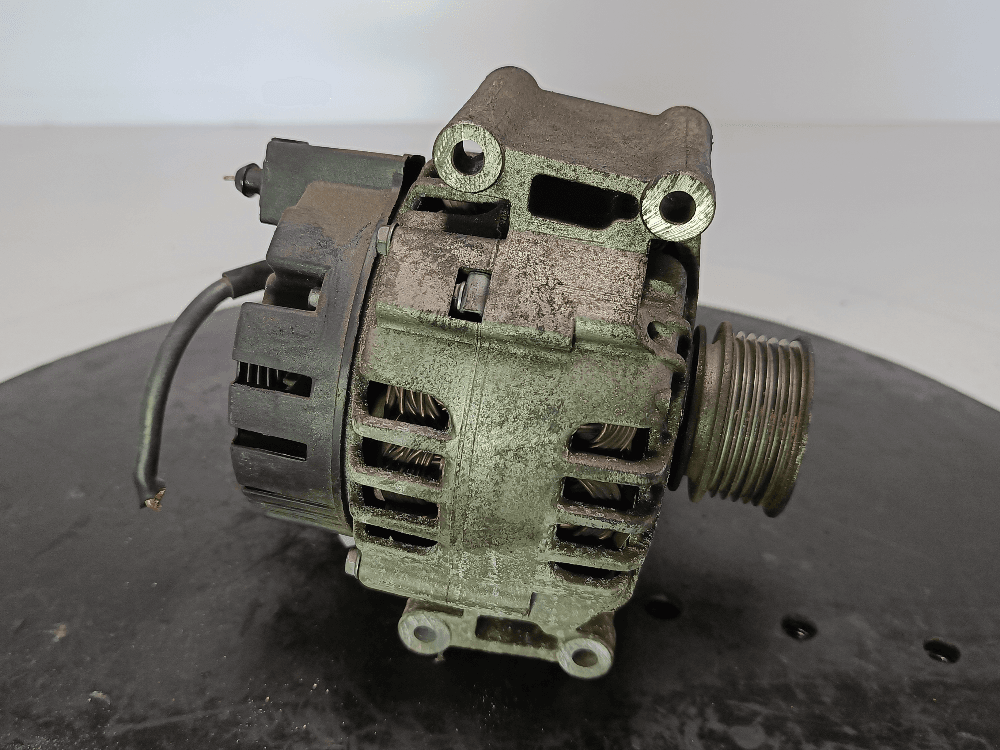 Генератор к Audi A4 B7 (04-09)