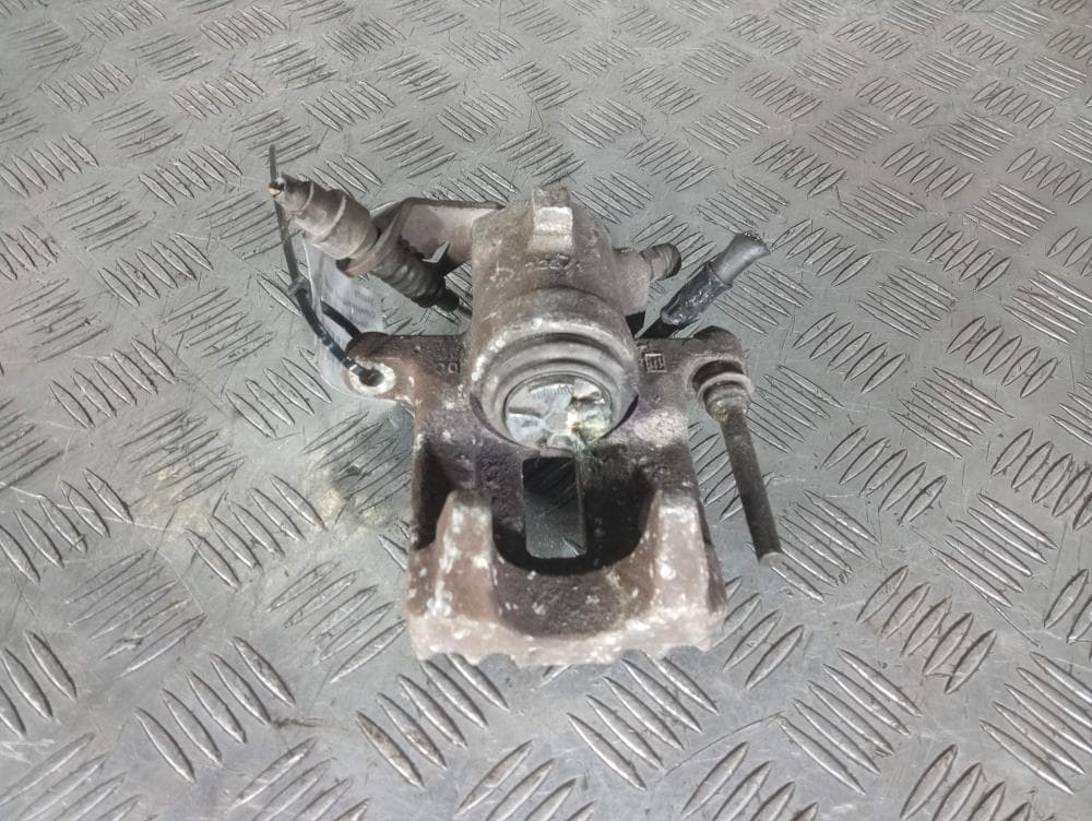 Суппорт задний левый к Volkswagen Golf 4 (97-06)