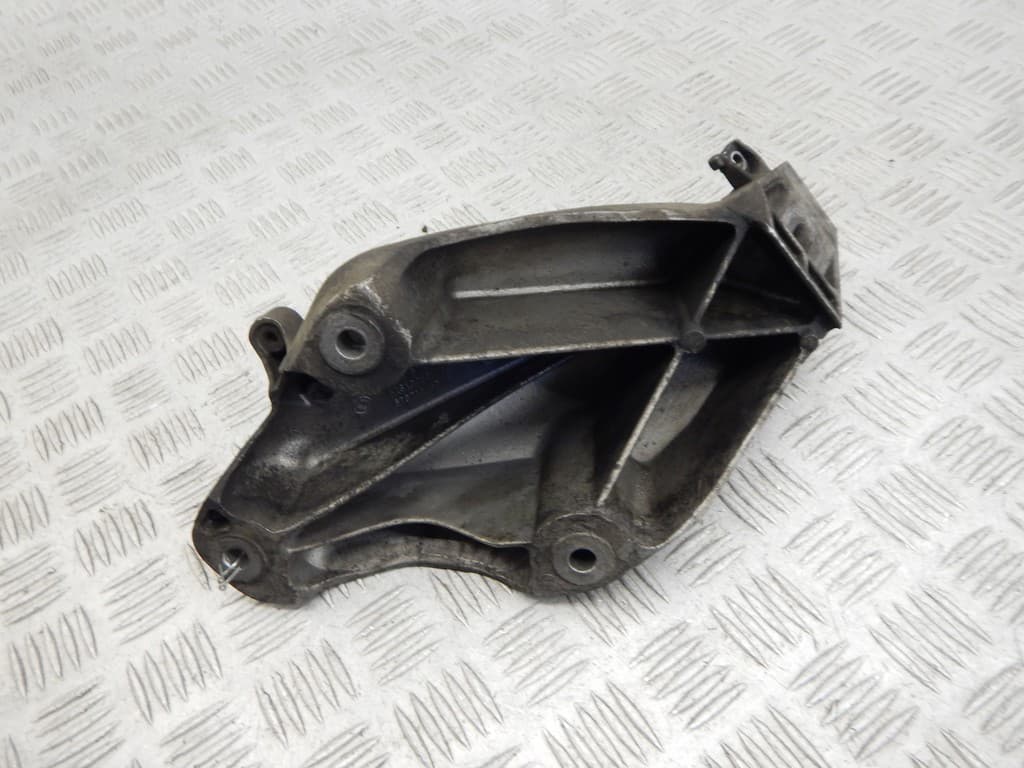Кронштейн двигателя к BMW X5 E70 (06-10)