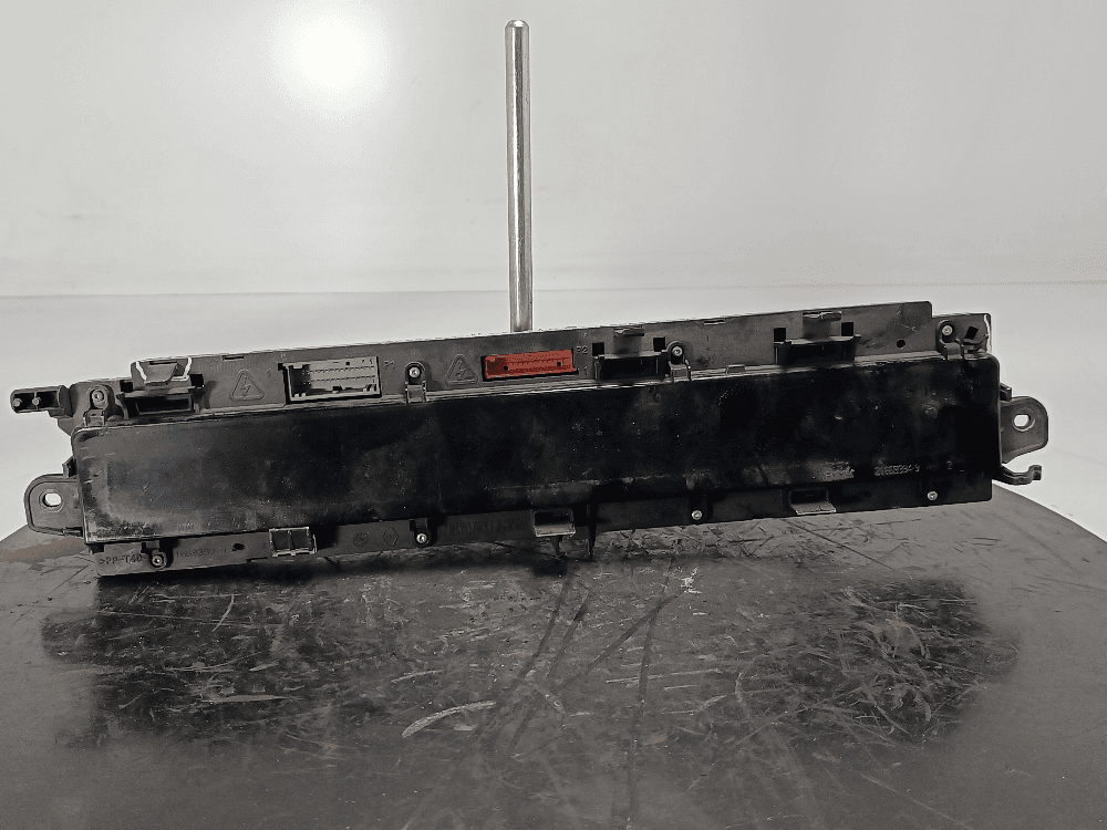 Щиток приборов (приборная панель) к Renault Scenic 2 (03-06)