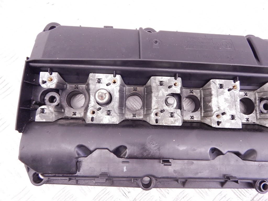 Клапанная крышка к BMW 5 E39 (95-00)