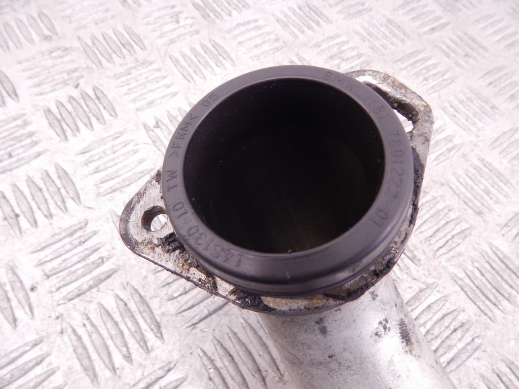 Патрубок интеркулера к BMW X5 E70 (06-10)