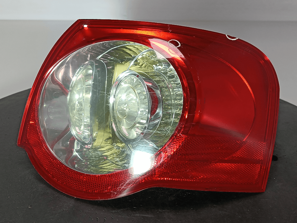 Фонарь задний правый к Volkswagen Passat B6 (05-10)