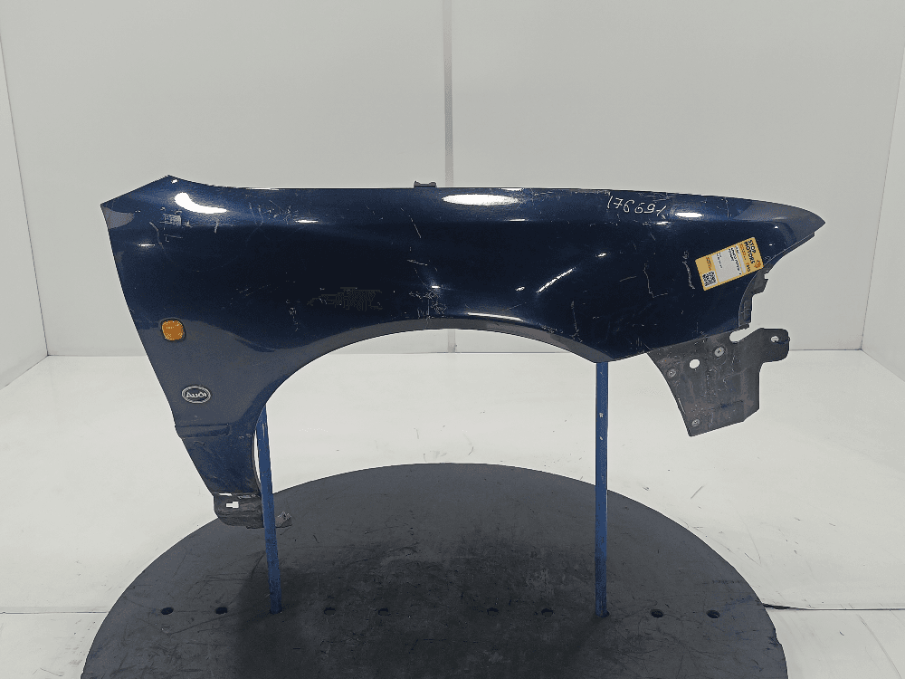 Крыло переднее правое к Audi A4 B5 (94-99)