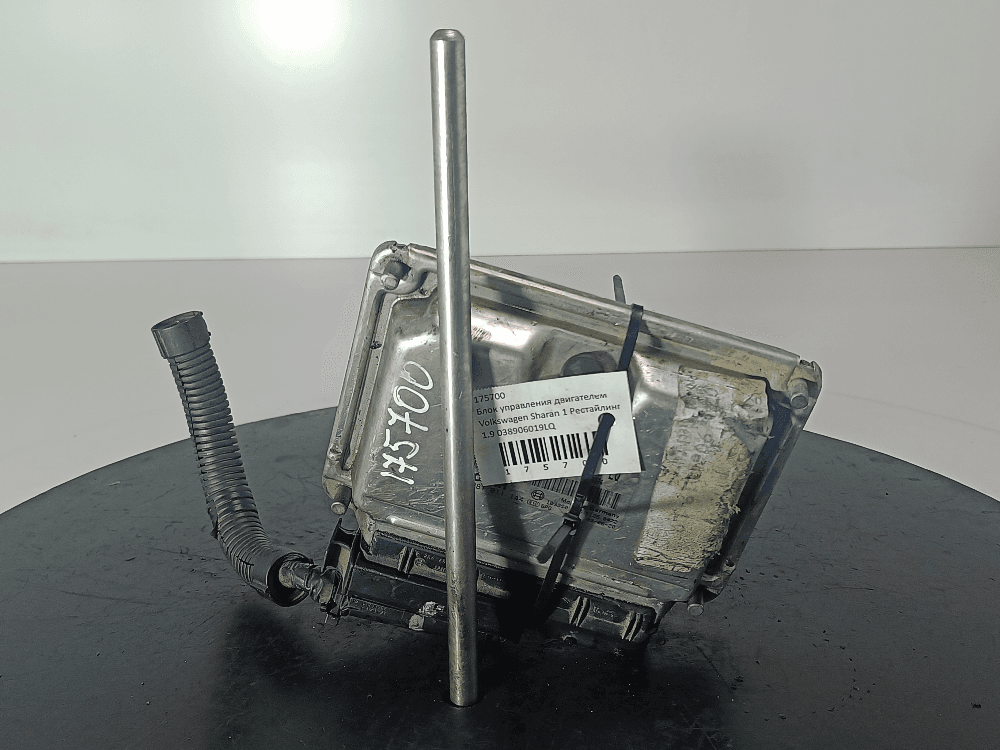 Блок управления двигателем к Volkswagen Sharan 1 Рестайлинг (00-03)
