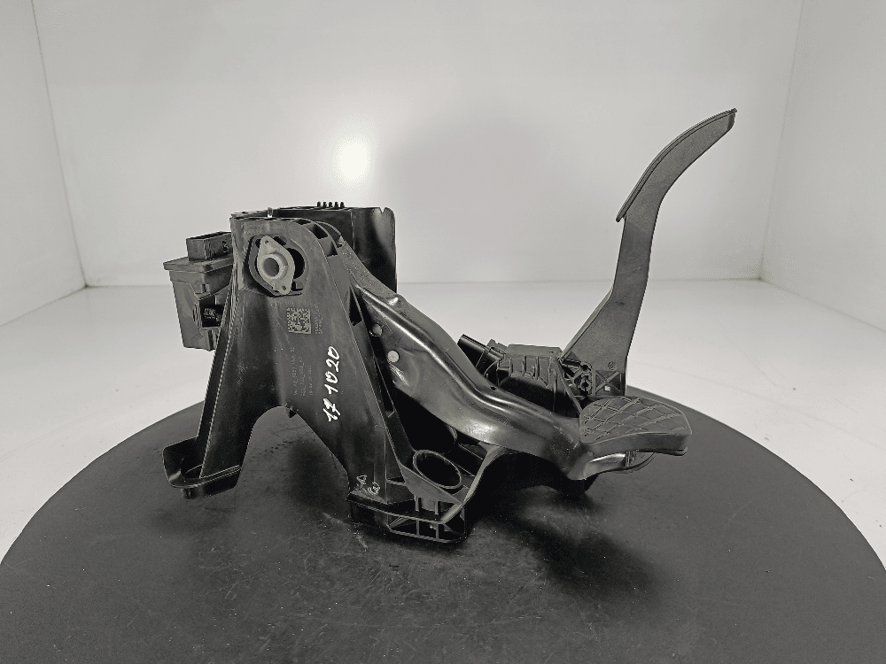 Узел педальный (блок педалей) к Volkswagen Passat B8 (14-19)