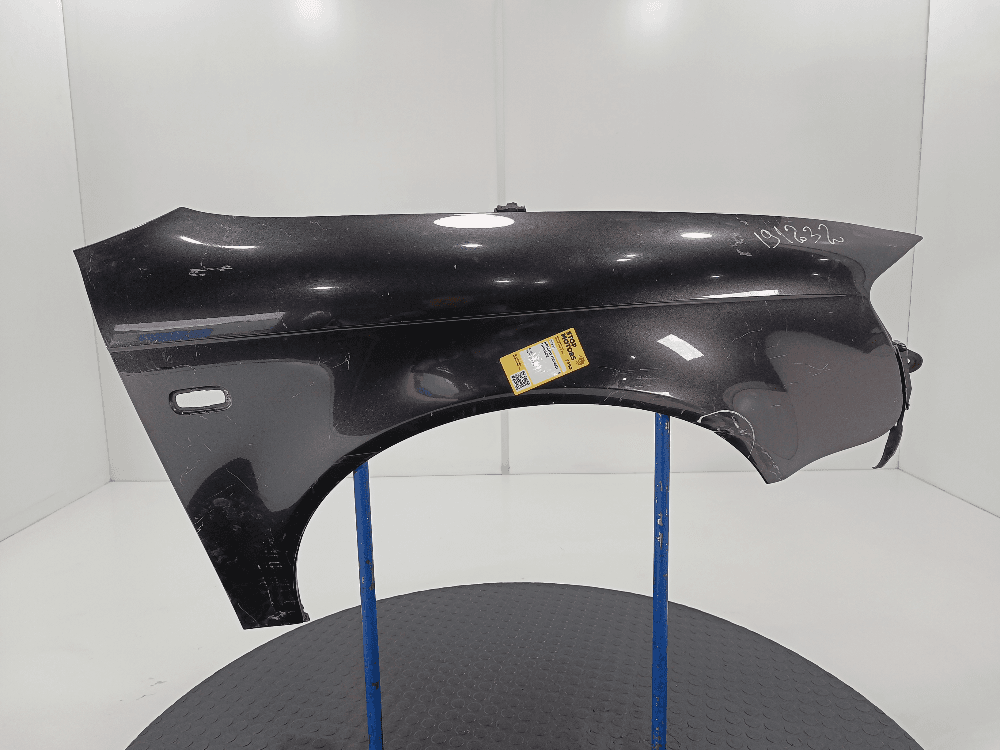Крыло переднее правое к Audi A4 B7 (04-09)