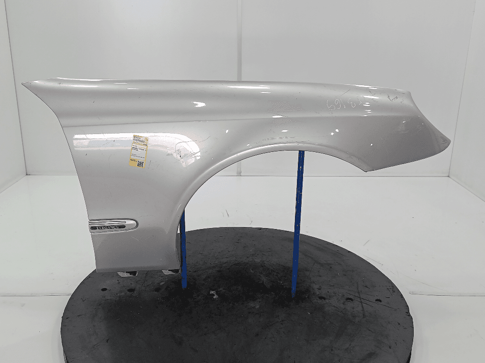 Крыло переднее правое к Mercedes E Class W211/S211 (02-06)