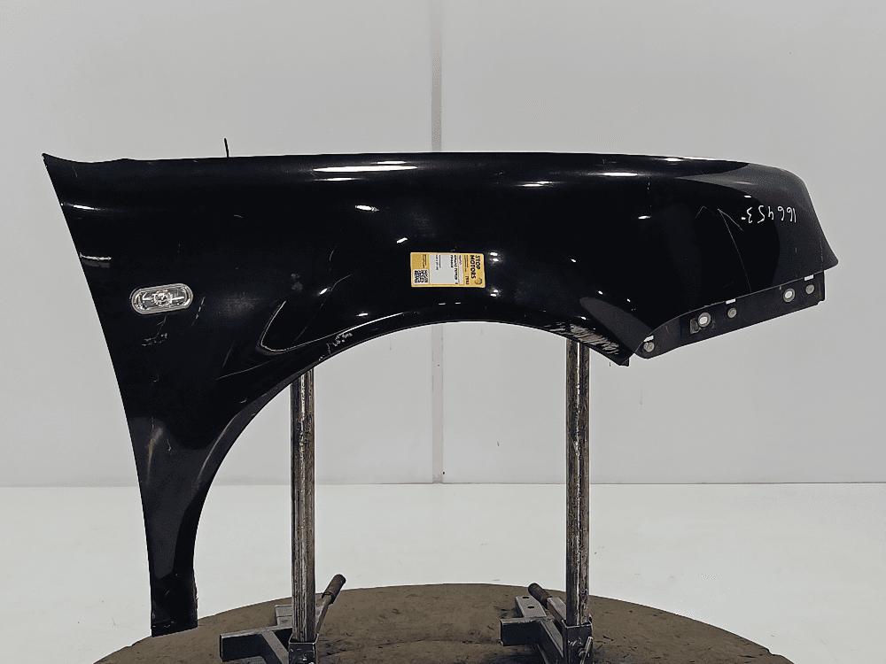 Крыло переднее правое к Volkswagen Golf 4 (97-06)