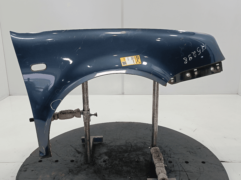 Крыло переднее правое к Volkswagen Golf 4 (97-06)