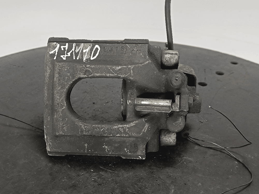 Суппорт задний правый к Volkswagen Touareg 1 (02-07)