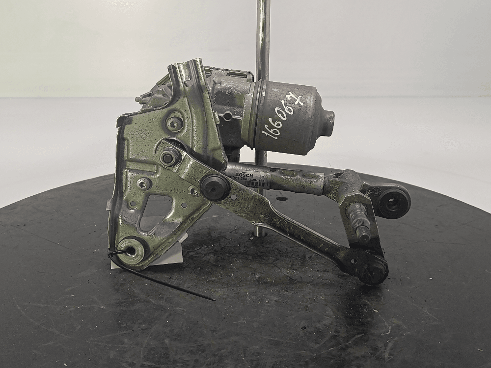 Моторчик передних стеклоочистителей (дворников) к Peugeot 3008 1 (10-13)