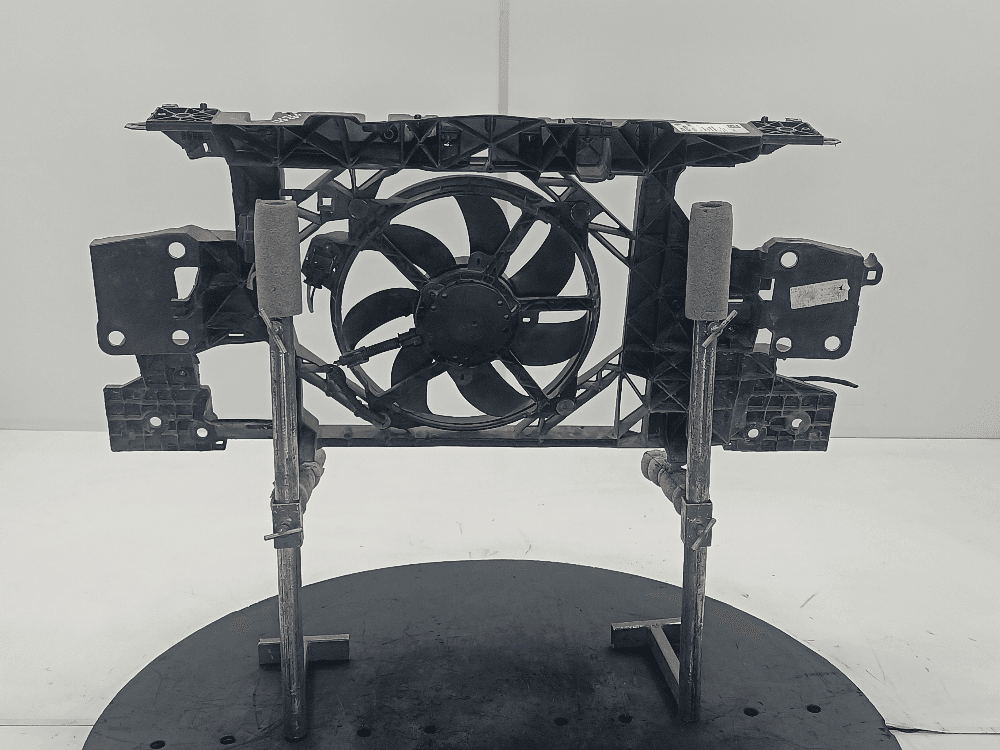 Передняя панель крепления облицовки (телевизор) к Renault Megane 3 (08-14)