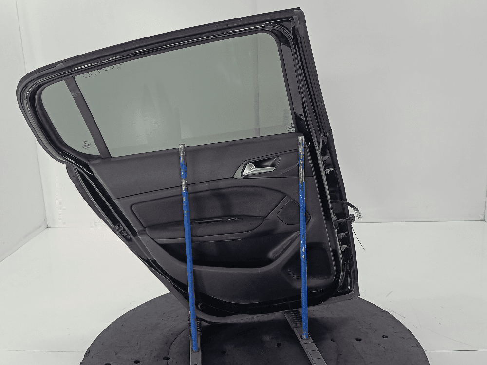 Дверь задняя левая к Peugeot 308 2 (13-17)