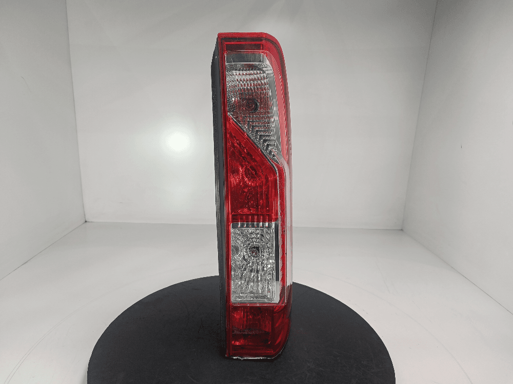 Фонарь задний правый к Renault Master 3 (10-14)