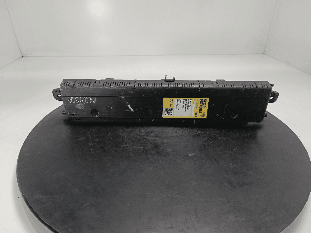 Щиток приборов (приборная панель) к Renault Scenic 2 (03-06)