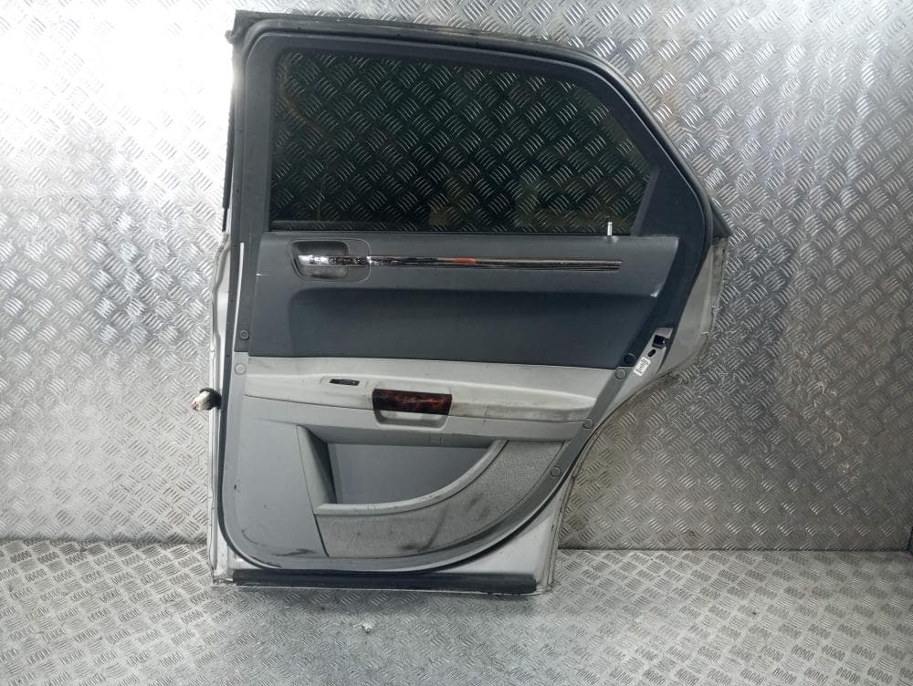 Дверь задняя правая к Chrysler 300C 1 Рестайлинг (07-12)