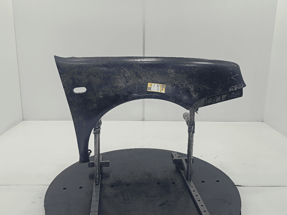 Крыло переднее правое к Volkswagen Golf 4 (97-06)