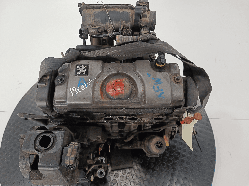 Двигатель к Peugeot 206 1 (98-03)