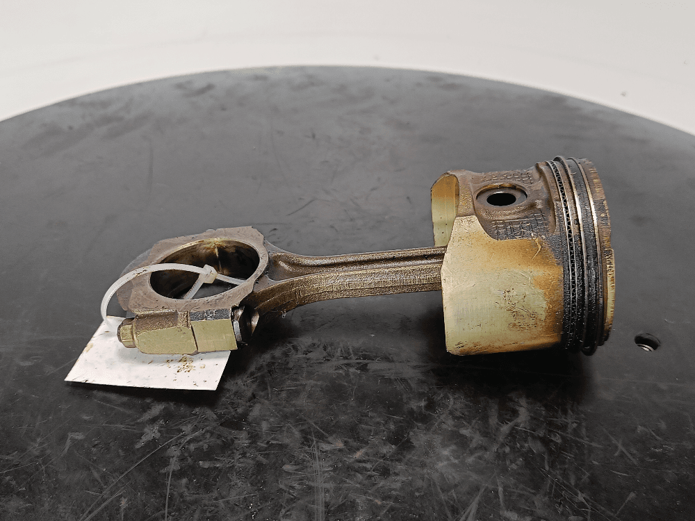 Поршень к Renault Clio 2 Рестайлинг (01-03)