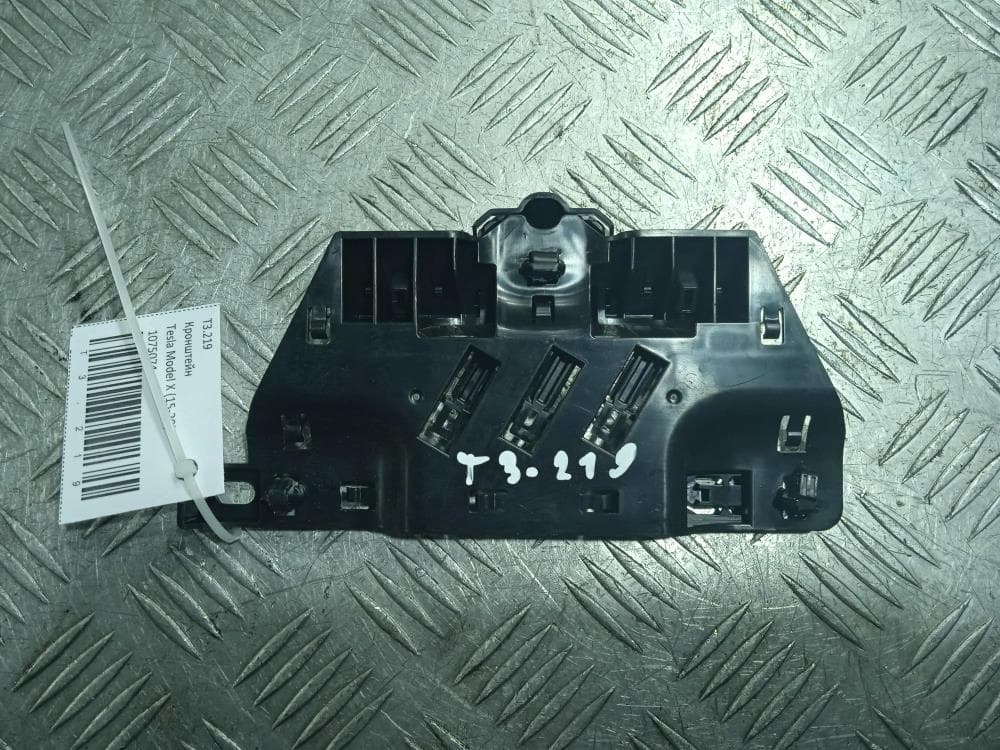 Кронштейн к Tesla Model X (15-21)