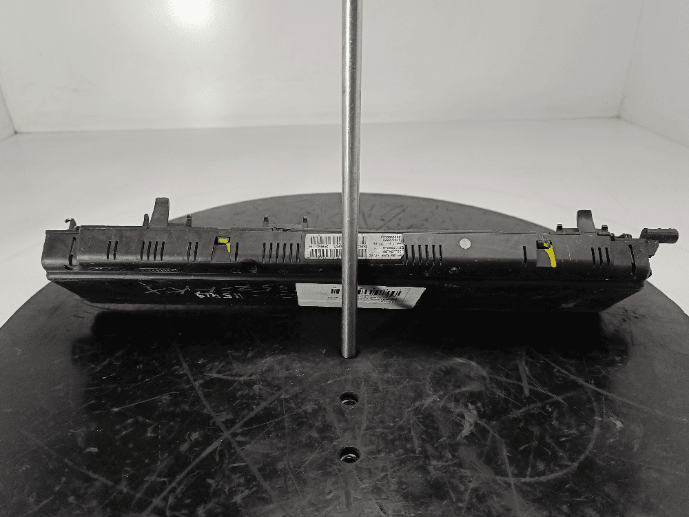 Щиток приборов (приборная панель) к Renault Scenic 2 (03-06)