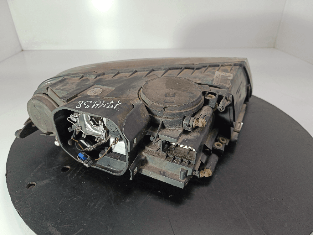 Фара левая к Volkswagen Touareg 1 (02-07)