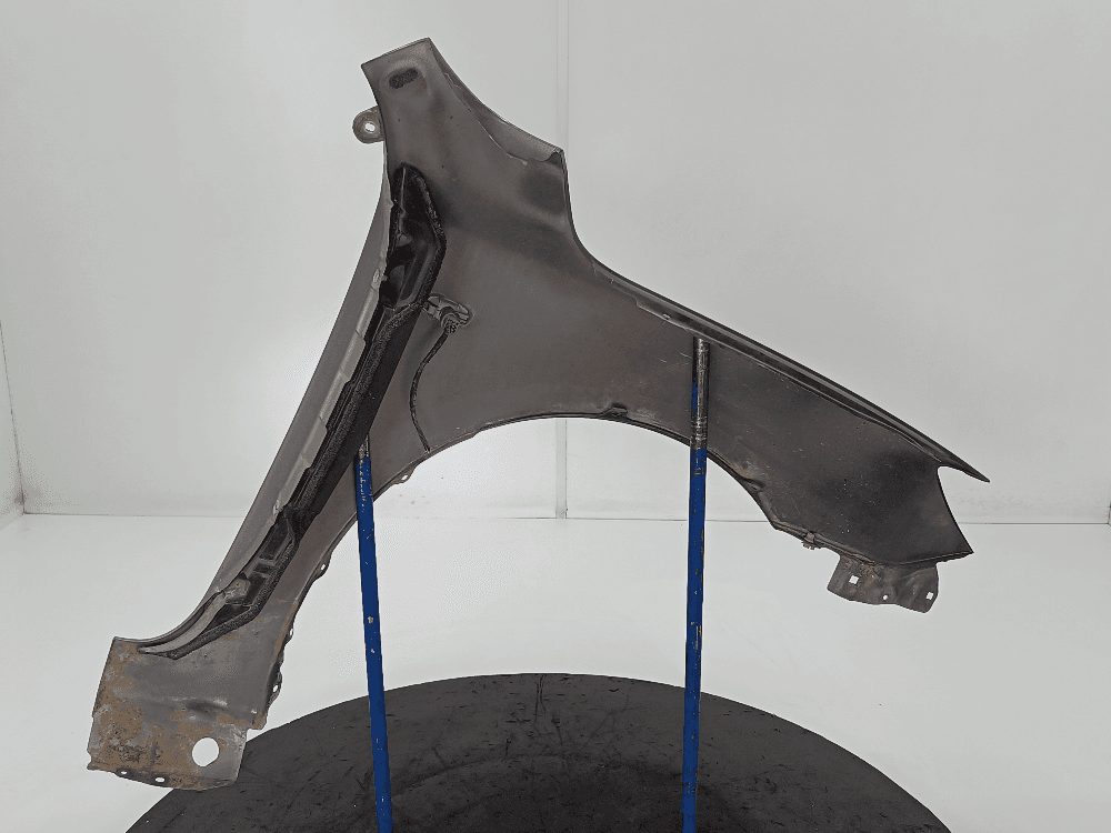 Крыло переднее левое к Mazda 3 BK (03-06)