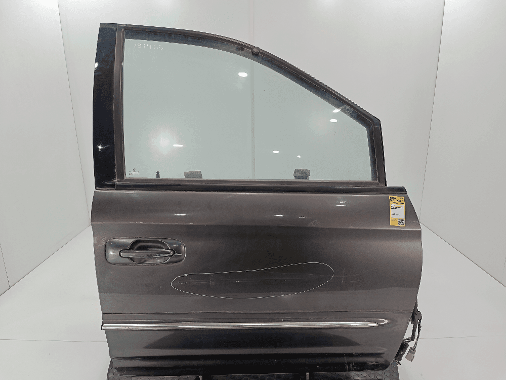Дверь передняя правая к Chrysler Voyager 4 (01-04)