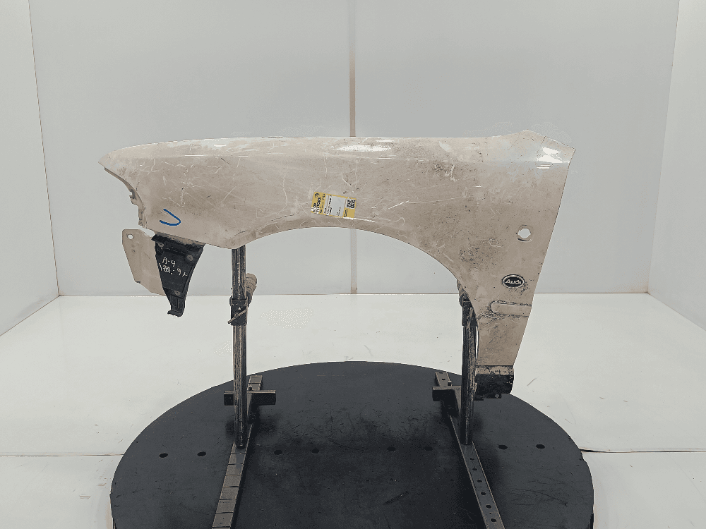 Крыло переднее левое к Audi A4 B5 (94-99)