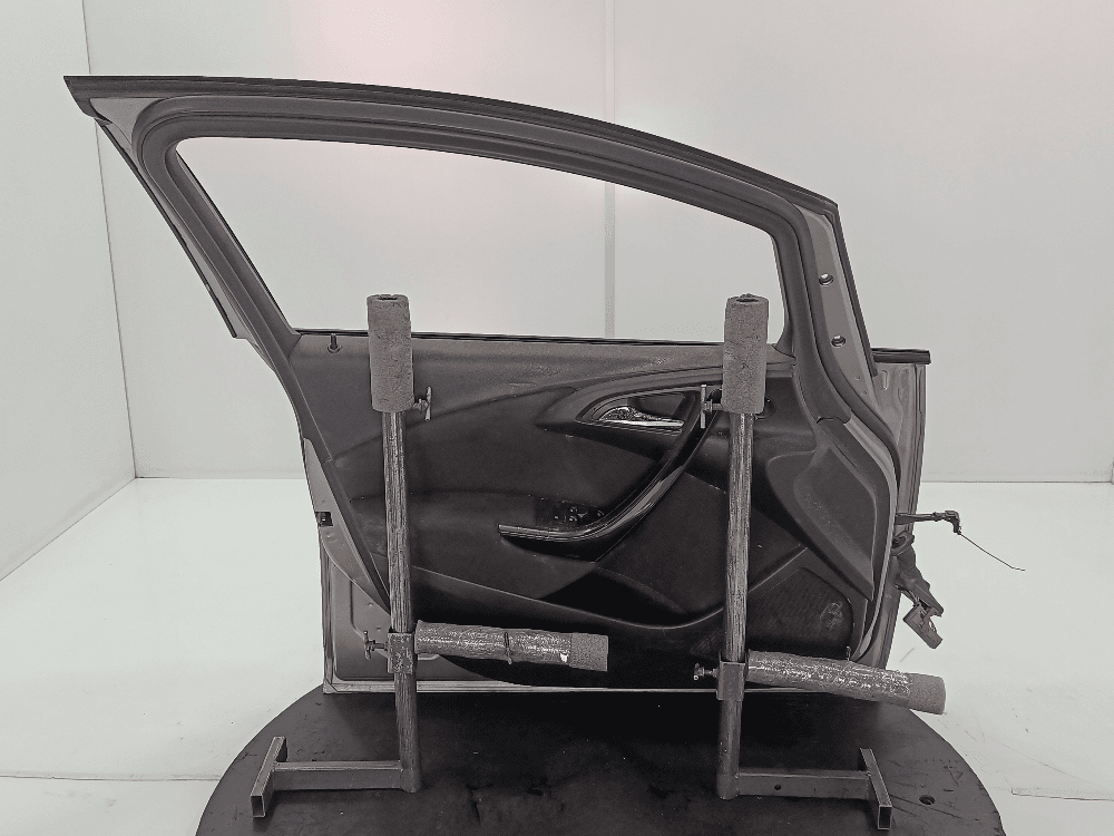 Дверь передняя левая к Opel Astra J Рестайлинг (12-15)