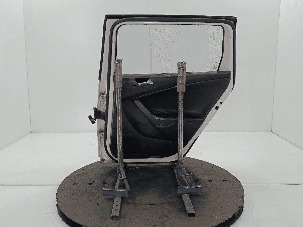 Дверь задняя правая к Volkswagen Passat B6 (05-10)