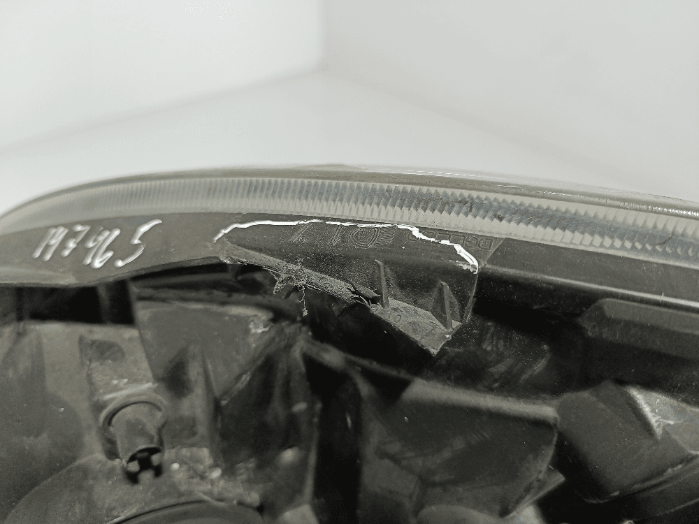 Фара правая к Renault Clio 2 2-й Рестайлинг (03-13)